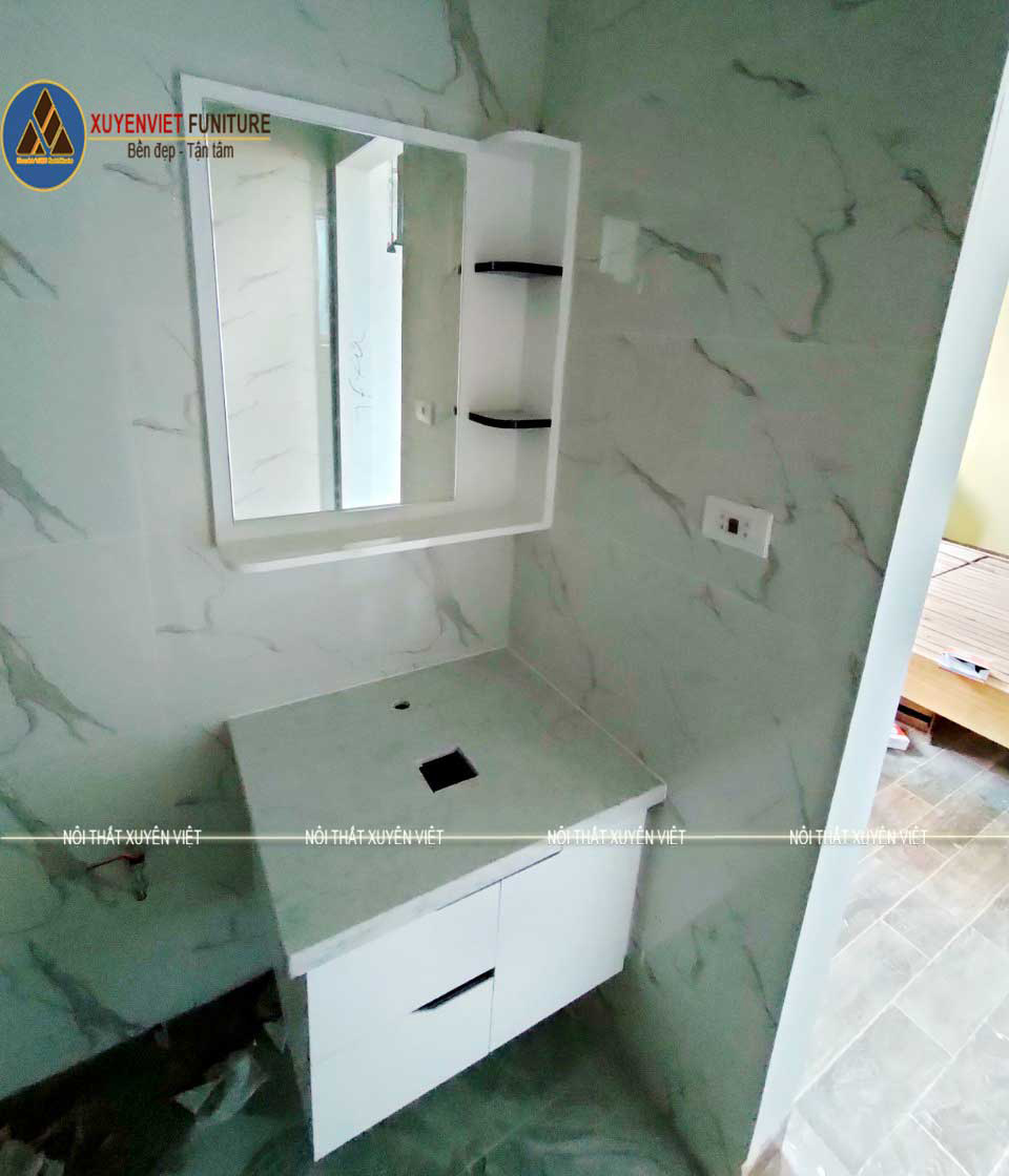 Hình ảnh thực tế bộ tủ chậu nhà tắm XVL747 cho phòng tắm thứ ba nhà anh Thắng sau khi Xuyên Việt thi công lắp đặt