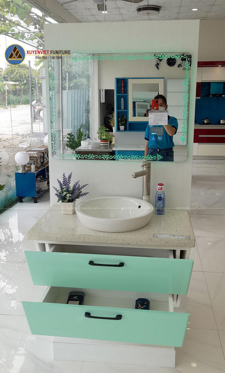 Hình ảnh mẫu tủ chậu rửa mặt tông xanh ngọc LBK1004S có sẵn tại Xuyên Việt