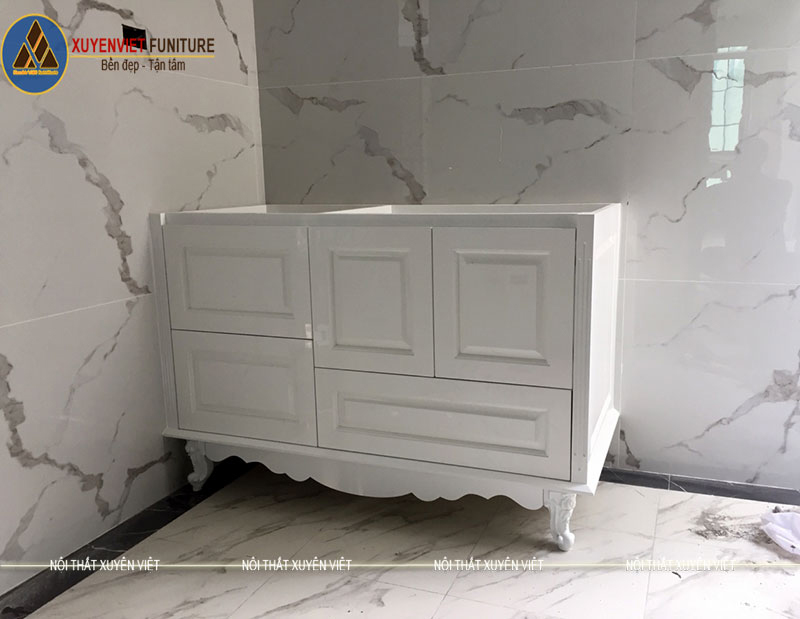 Hình ảnh thực tế bộ tủ lavabo tân cổ điển chân đứng XVL740 phòng tắm thứ ba nhà cô Thanh mà Xuyên Việt vừa thi công lắp đặt xong