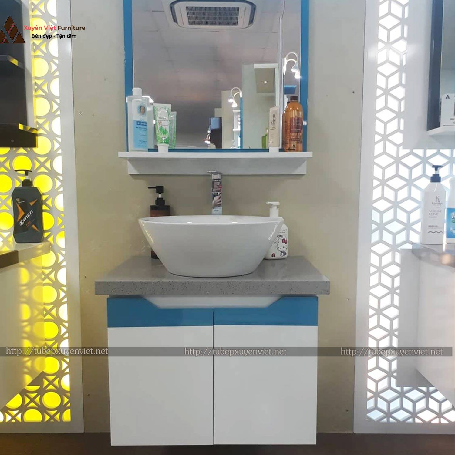 Hình ảnh thực tế mã vòi rửa lavabo V2243P8 được lắp trực tiếp cùng với chậu lavabo dương bàn